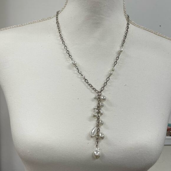 C 1946 Silver Tone Faux Pearl Necklace Drop Dangle - Picture 1 of 7